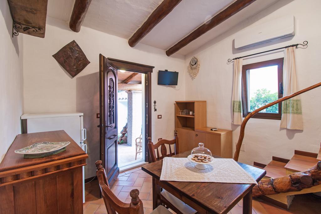 Casa Vacanze San Pantaleo Villa Exterior foto