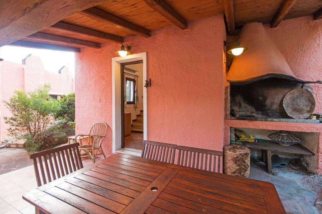 Casa Vacanze San Pantaleo Villa Exterior foto